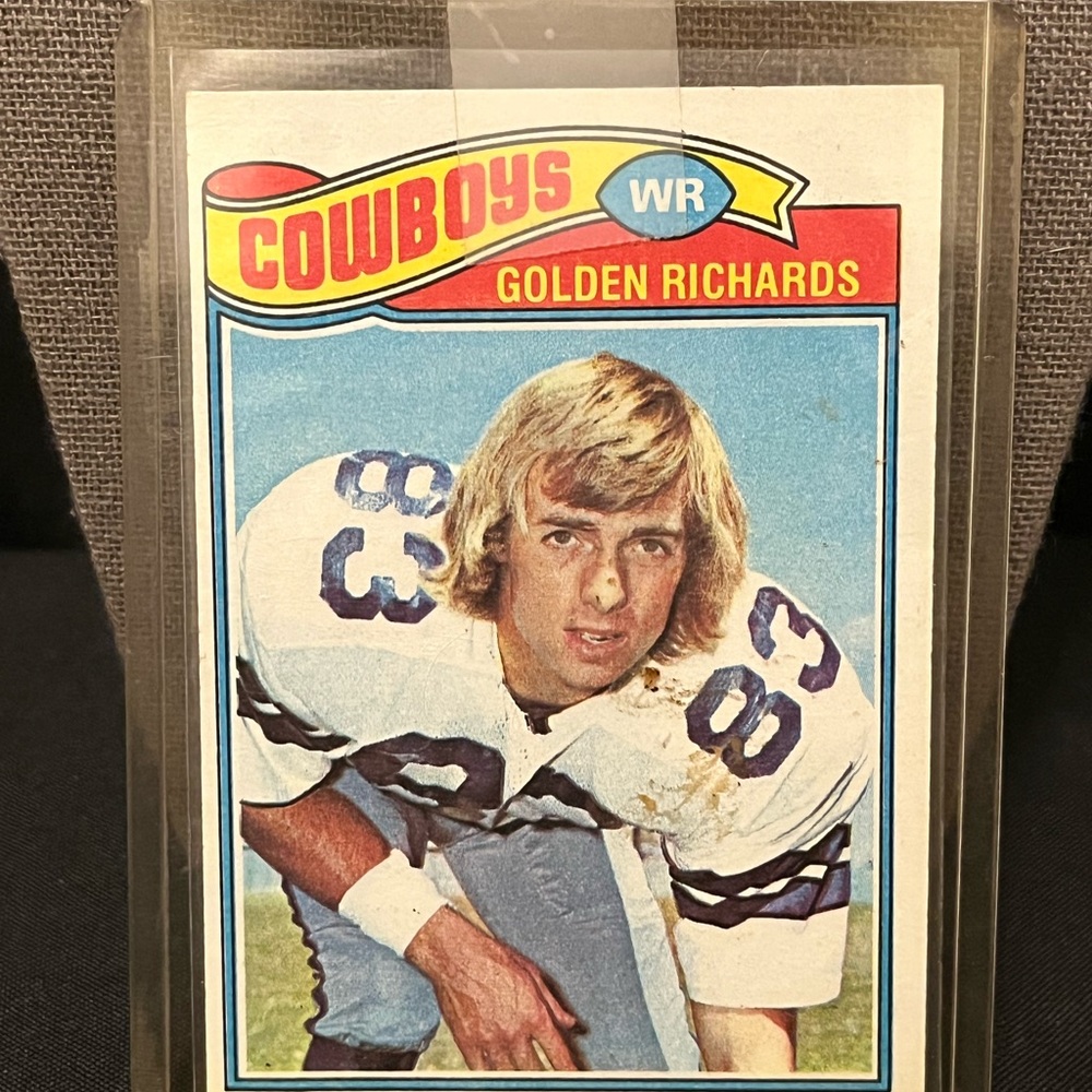Vintage 1977 Topps Golden Richards Cowboys Football Card - Blue & White